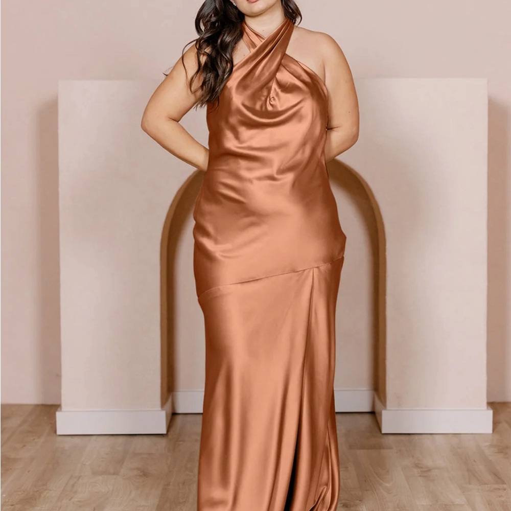 Maid of honor / bridesmaid dress